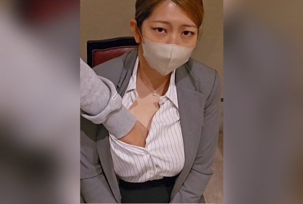 [FC2-PPV-4744011] Car Sex with a Busty Married Insurance Saleswoman