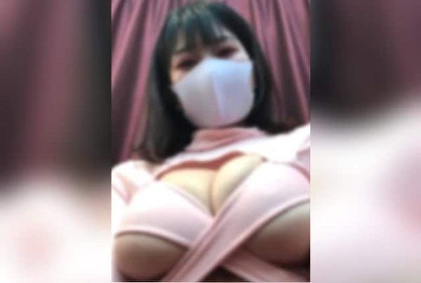[FC2-PPV-4770685] 20-year-old idol is rubbing her lovey-dovey I-cup with oil and is confused by her first huge breasts nipple orgasm, and her big cock is thrust into a huge cock and impregnation creampie bonus: oil titjob ejaculation.